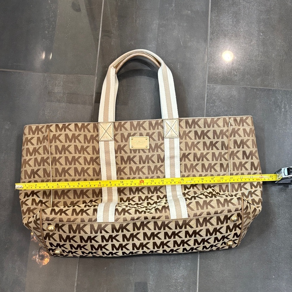 Michael Kors Tan and Cream Logo Tote - Picture 12 of 17